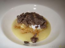 Uovo di Paolo Parisi in crosta di Panko, vellutata di patate e tartufo nero