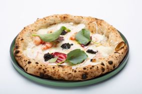 Pizza “Portofino” con gamberi ed emulsione di ostrica € 25,00